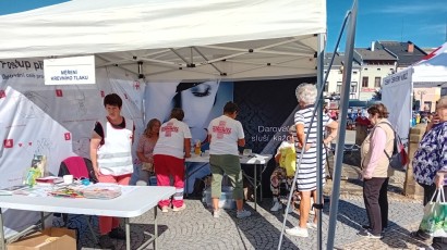 Na Světovém dnu první pomoci jste si mohli nechat změřit tlak i hladinu cukru v krvi