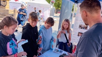 Na Světovém dnu první pomoci jste si mohli nechat změřit tlak i hladinu cukru v krvi