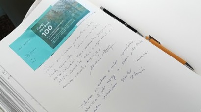 Galerie vystavuje díla Karla Komínka. Nechybí jeho první obraz, ani ten poslední...nedokončený