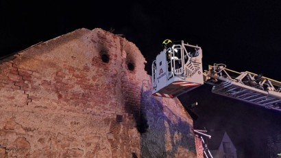 Požár rodinného domu se stodolou v Lubníku zaměstnal devět jednotek hasičů