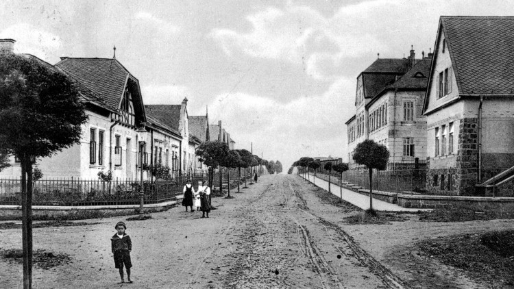 1920 - Století na ulici B. Smetany