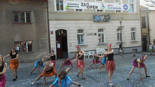V centru Lanškrouna se zpívalo a tančilo. Vznikla i Divotvorná ulice