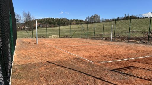 Areál koupaliště v Čermné se rozrůstá o nová sportoviště