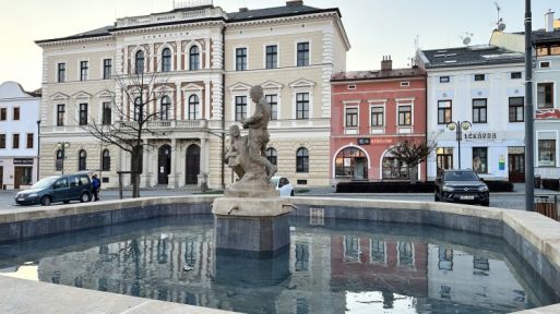 Náměstí oživila opravená kašna