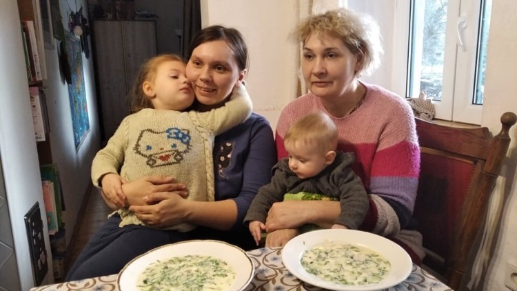 Ukrajinská rodina se harmonicky sžila s českými hostiteli a spojilo je přátelství