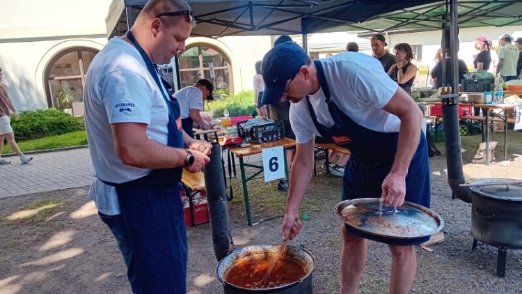 Vůně guláše se linula centrem Lanškrouna