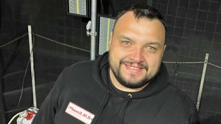 Když se Robin Mrázek ve třinácti rozhodoval, co bude dělat, ozvučování a osvětlování byly jasná volba