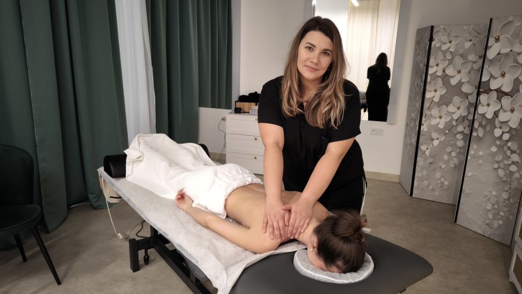 „Každého klienta vítám s péčí a pozorností,“ říká masérka Olena Pervak