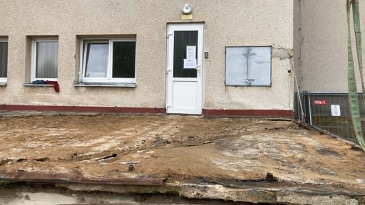 Žichlínek získal dotaci na výstavbu šaten a vstupu do tělocvičny