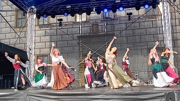 Městské slavnosti obrazem
